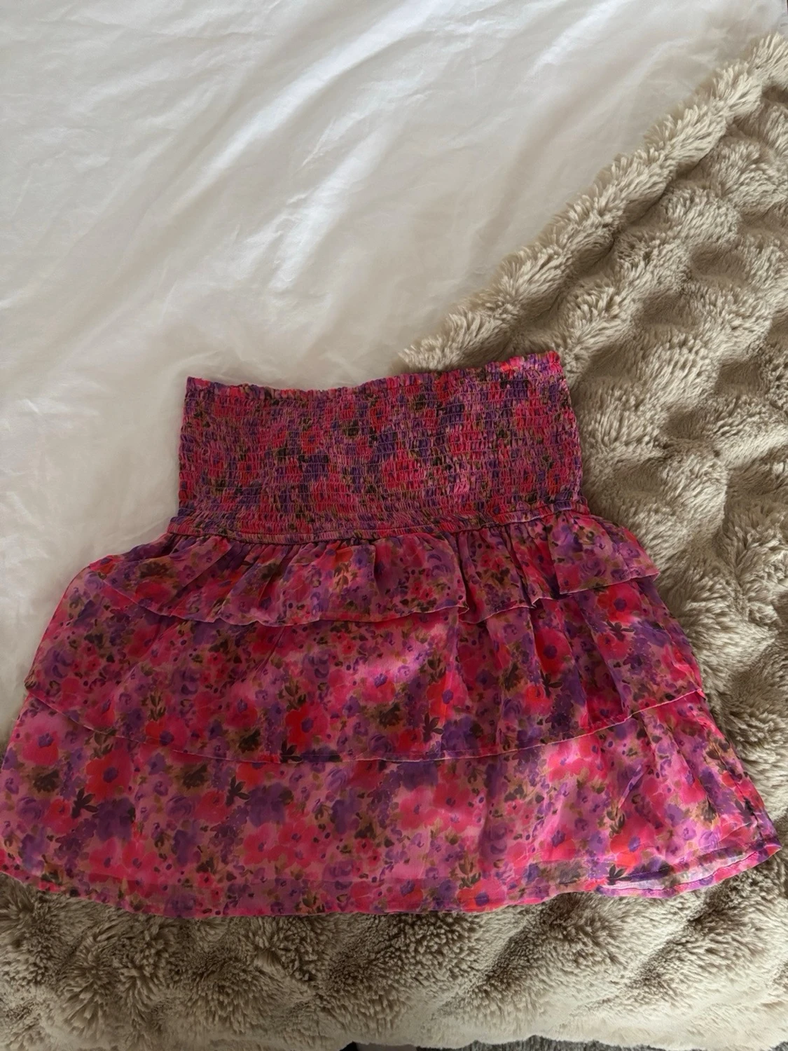 Blommig volangkjol från BikBok