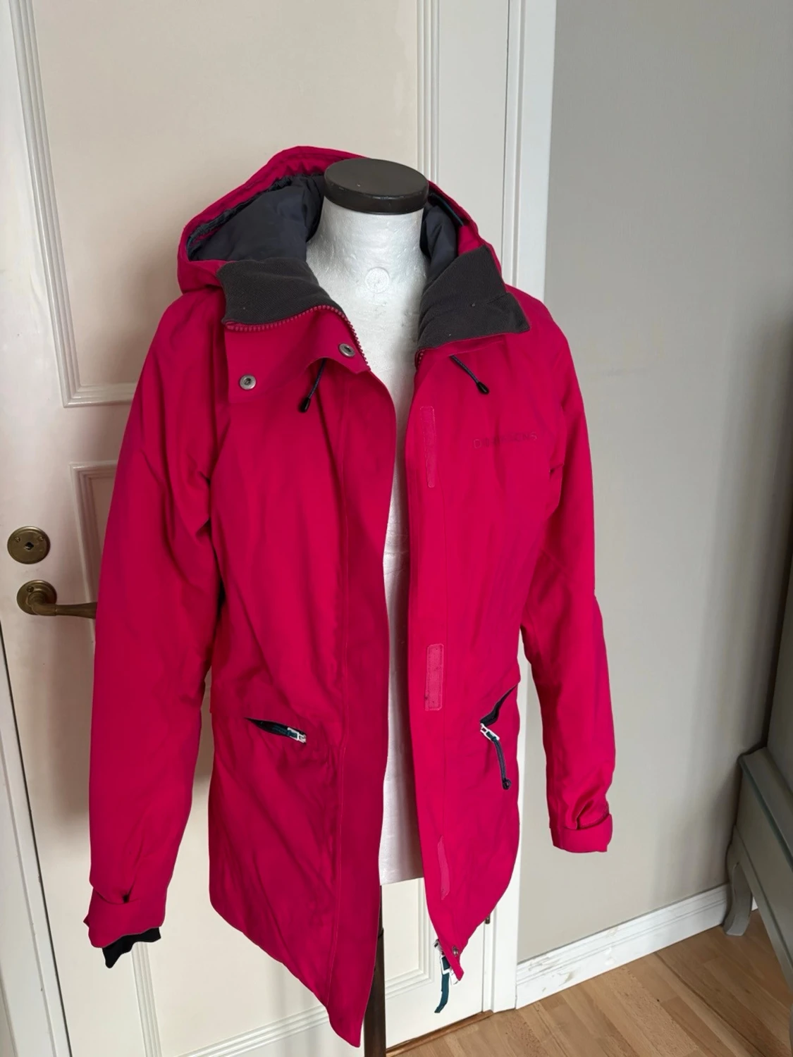 Rosa vindjacka från Didriksons