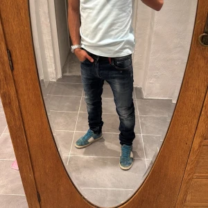 Replay jeans  - Ett par snygga byxor från Replay i storlek W31 L34 i modellen Jondrill 