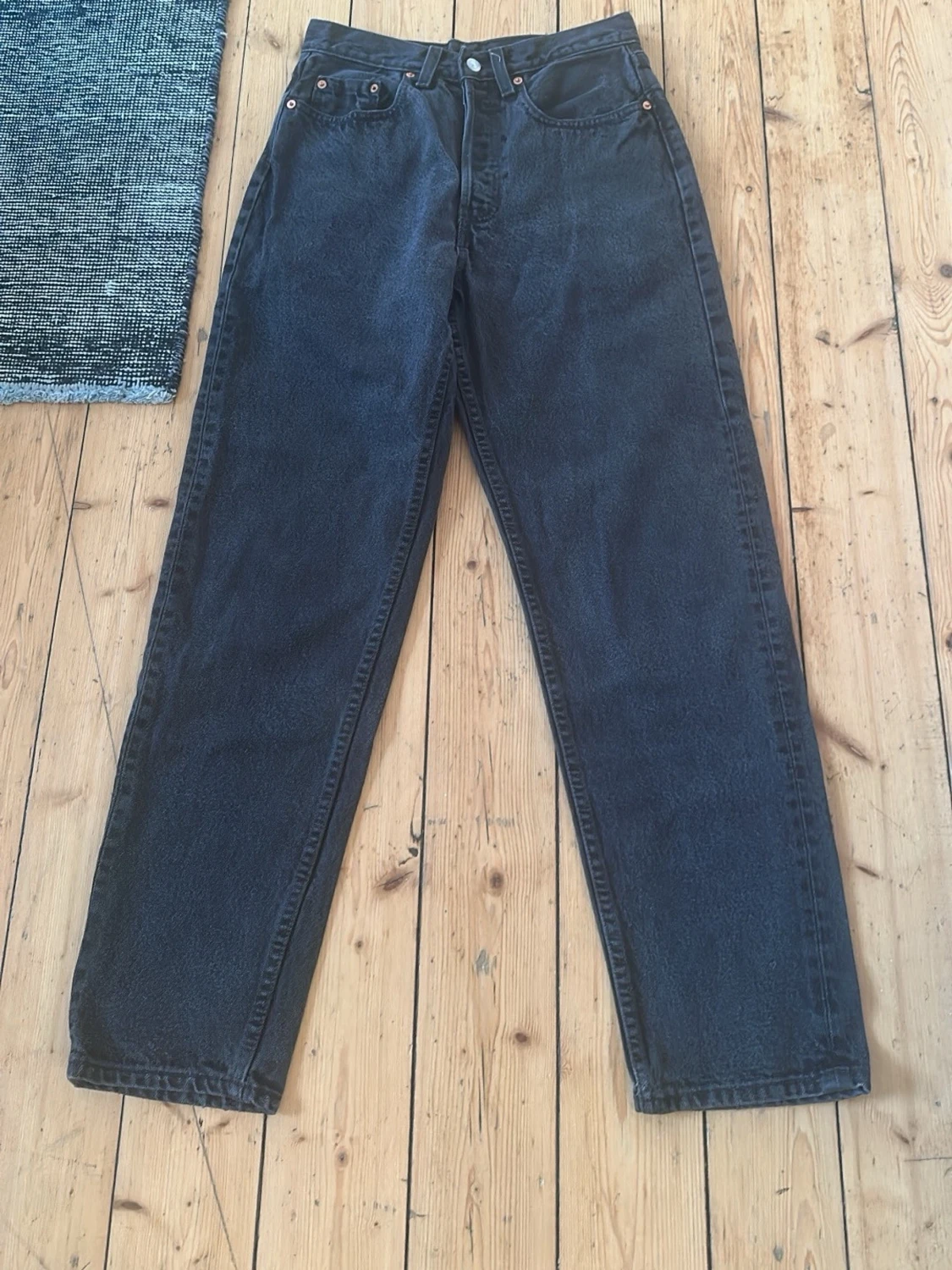 Levi's 501 svarta jeans straight fit - 1