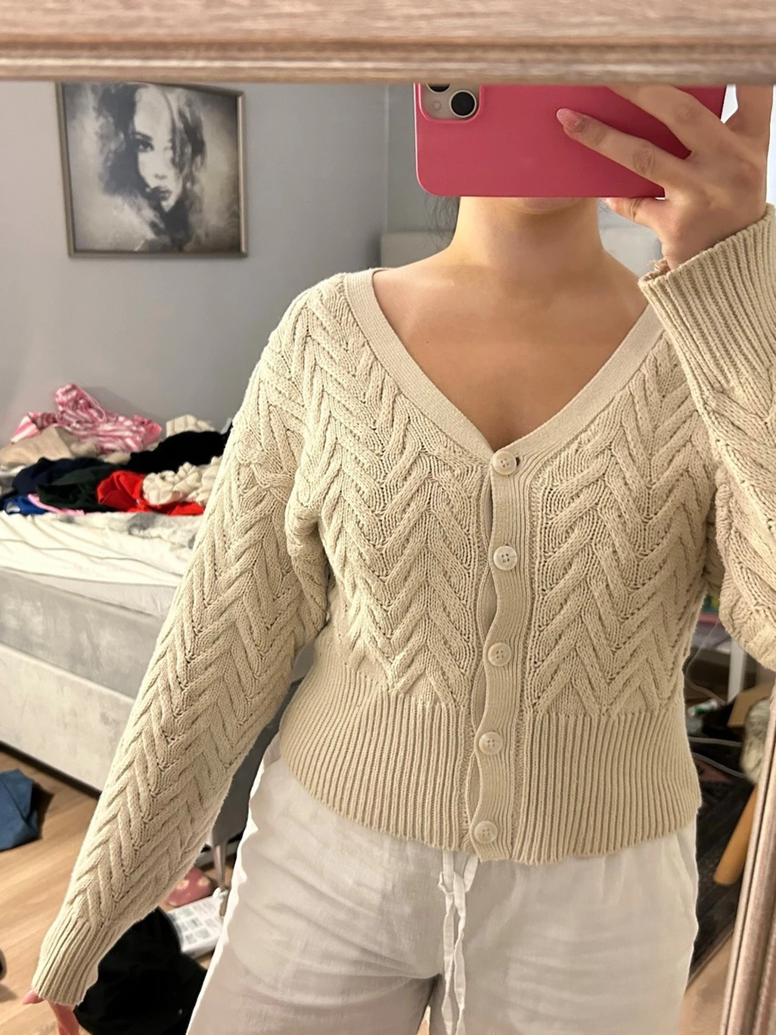 Beige stickad kofta med knappar - 5