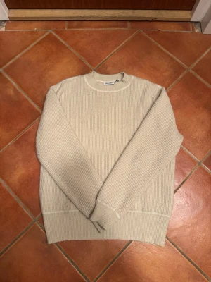 Weekday stickat tröja oversized / loose fit - #Y2K #90s #vintage #retrostyle #rare #unikat #prelovedfashion #streetwear #casualstyle #archive #sport #gym #outdoor #tiktok #viral #grunge #2000s #aesthetic #core #classic #opium #rap #swag