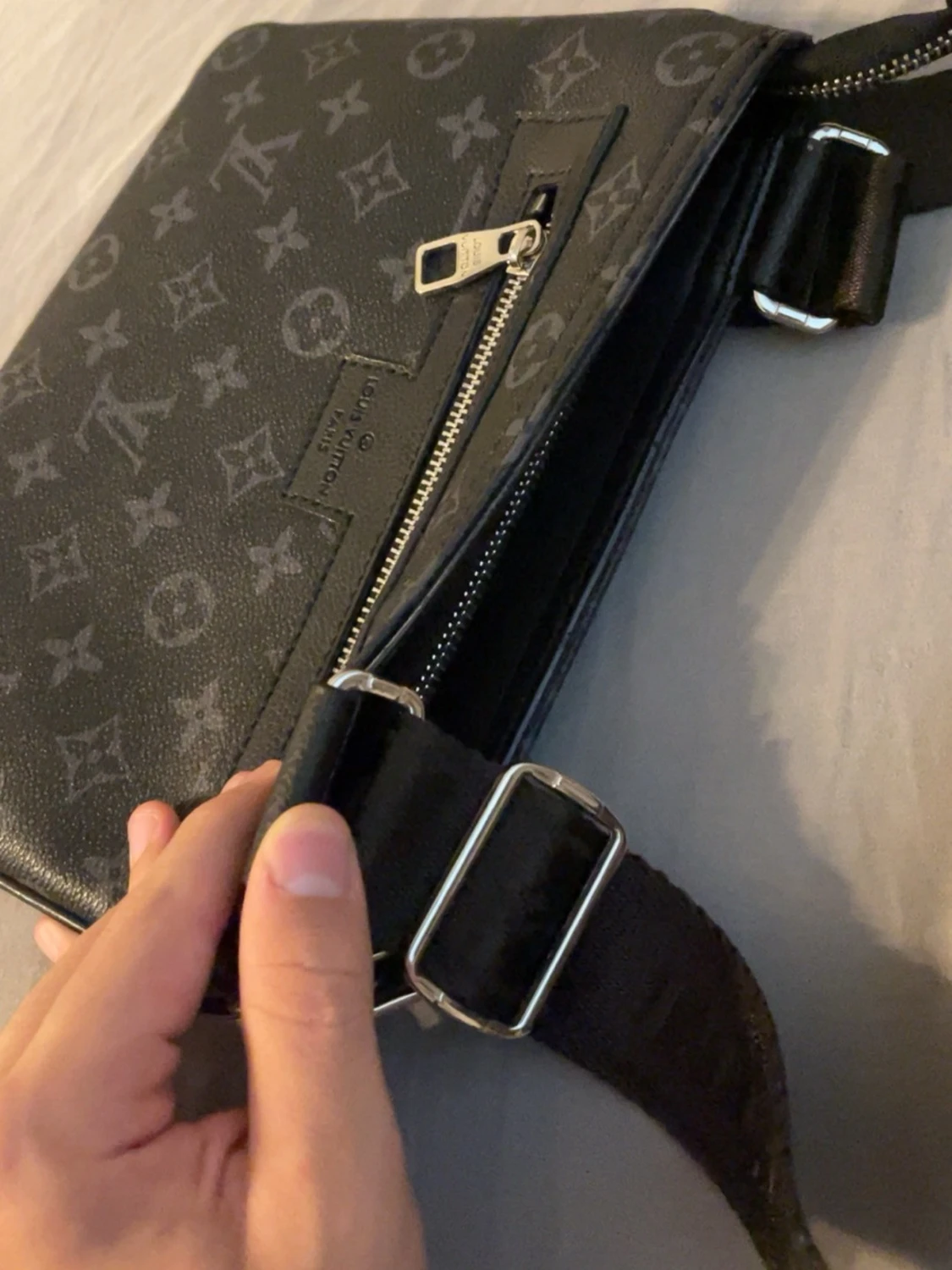  svart axelväska bytes kan!!!!! - 2