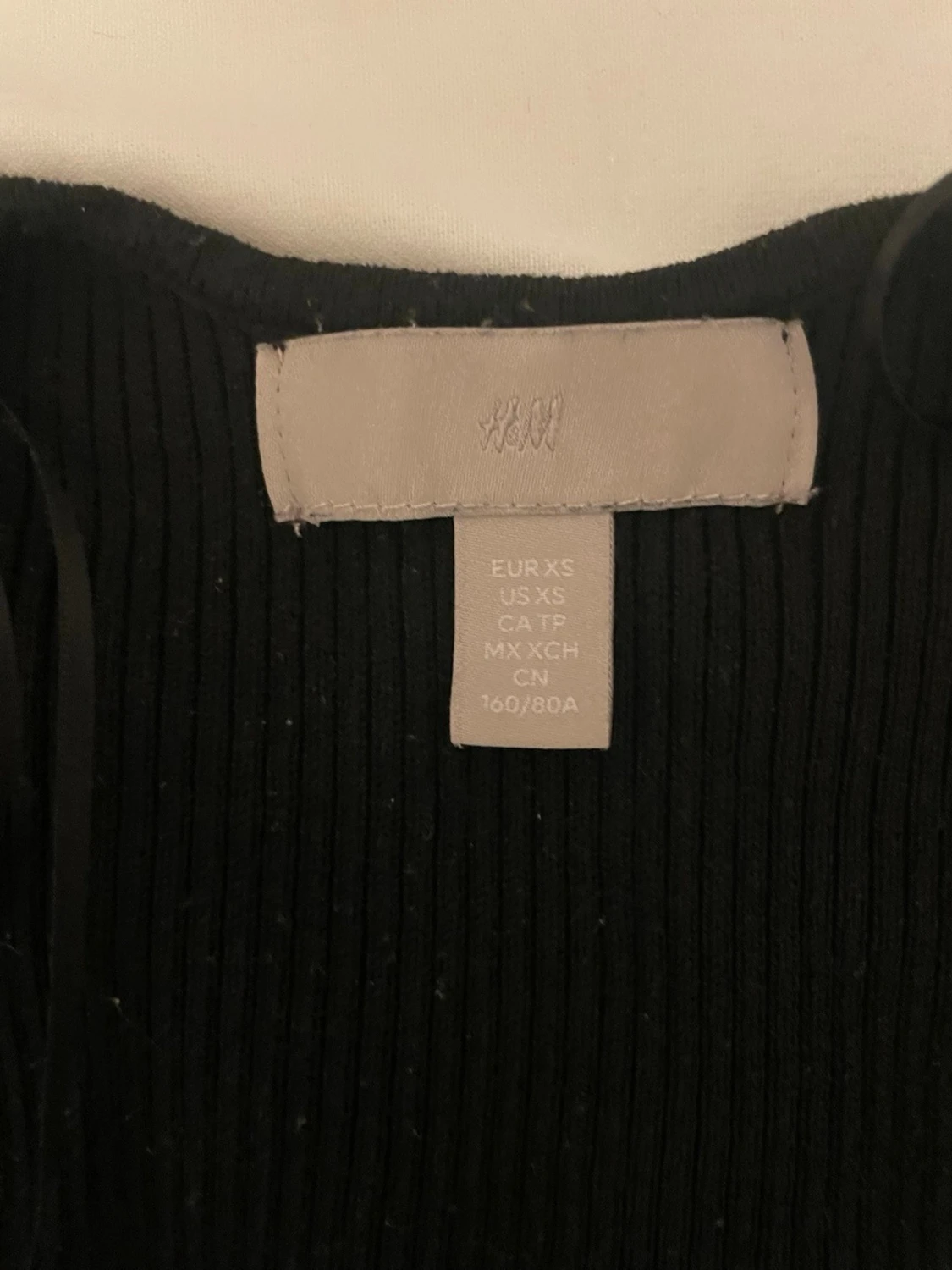 Svart ribbad långärmad topp - 2