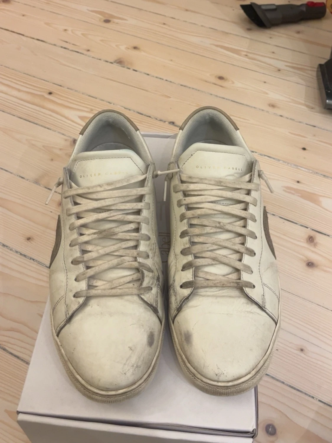 Oliver Cabell vita sneakers med bruna detaljer - 2