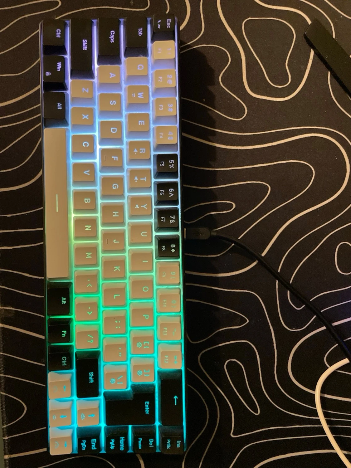 Mekaniskt RGB-tangentbord 60%