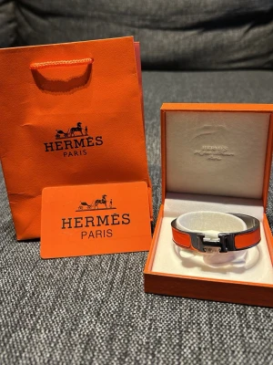 Armband  -  Snyggt armband pris kan diskuteras 