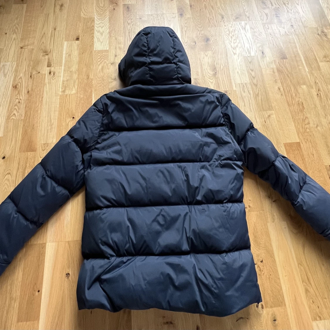 Vinterjacka från J.Lindeberg mörkblå - 90