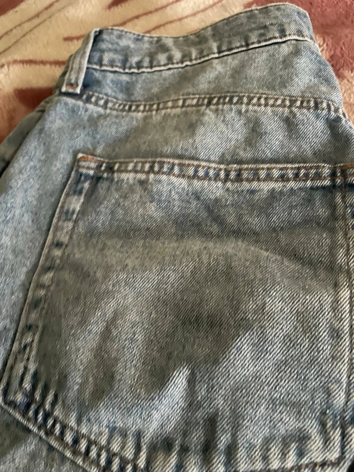 Högmidjade denimshorts i blått - 1