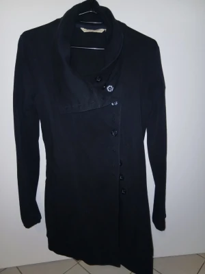  Jacka/ kofta House of lola  - Jacka/ kofta storlek s. Fint skick