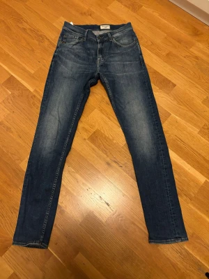 Tiger of Sweden jeans - Ett par lite schysstare tiger of Sweden jeans i modellen Evolve.Priset är förhandlingsbart så det är bara att buda på.