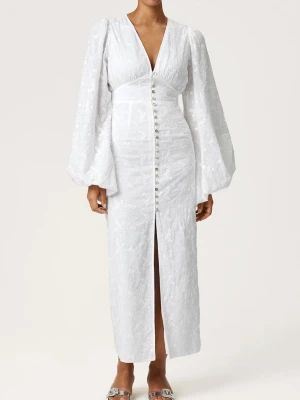 Adoore klänning - Använd en gång, 2 knappar längst ner har lossnat men tror jag har kvar dom så skickar isåfall med dom 🙂