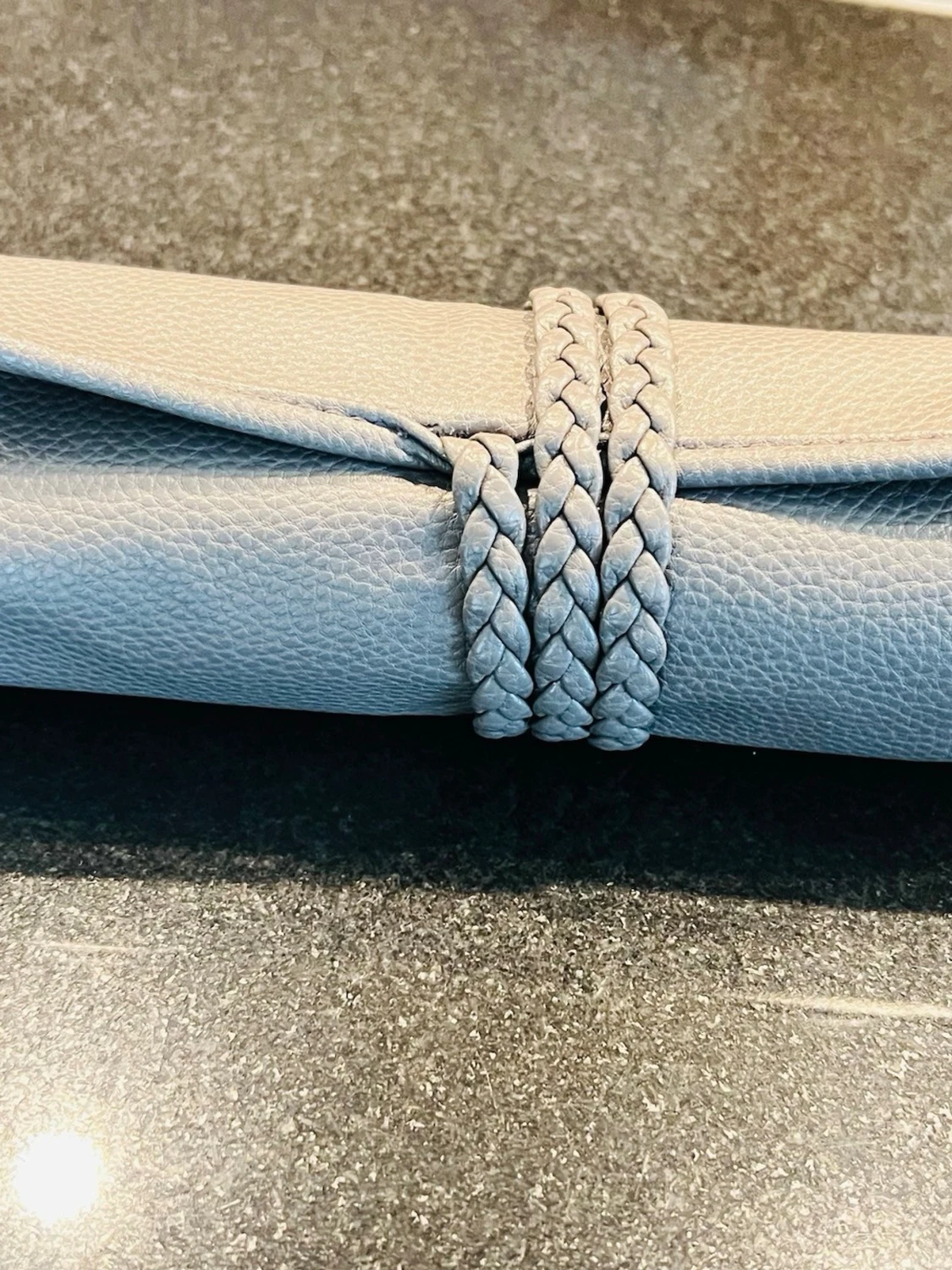 Lyxigt sminkborstset i guld och svart - 1