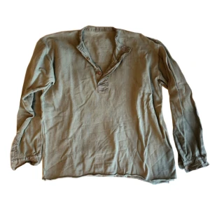 Vintage topp/ skjorta/ hippie/ boho/ 60s/ 70s - Söt vintage ”ljusgrön” långärmad tröja med knappar! 100% bomull 