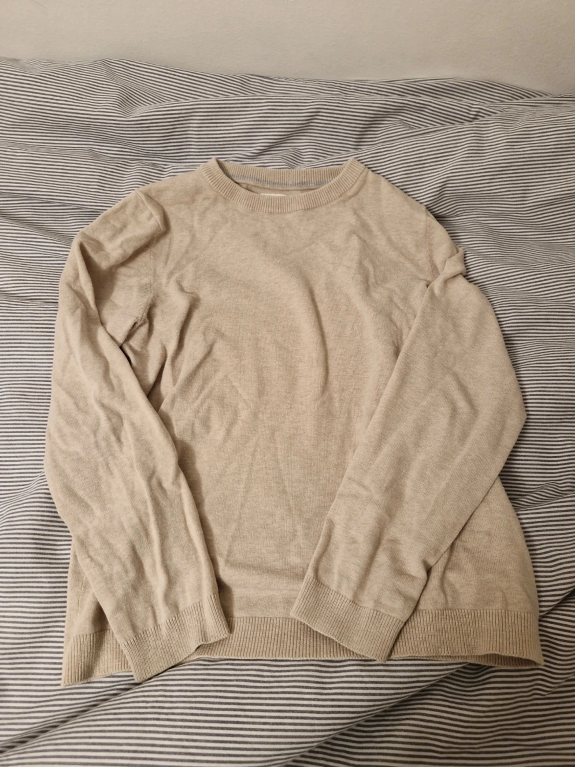 Två stickade tröjor - 3