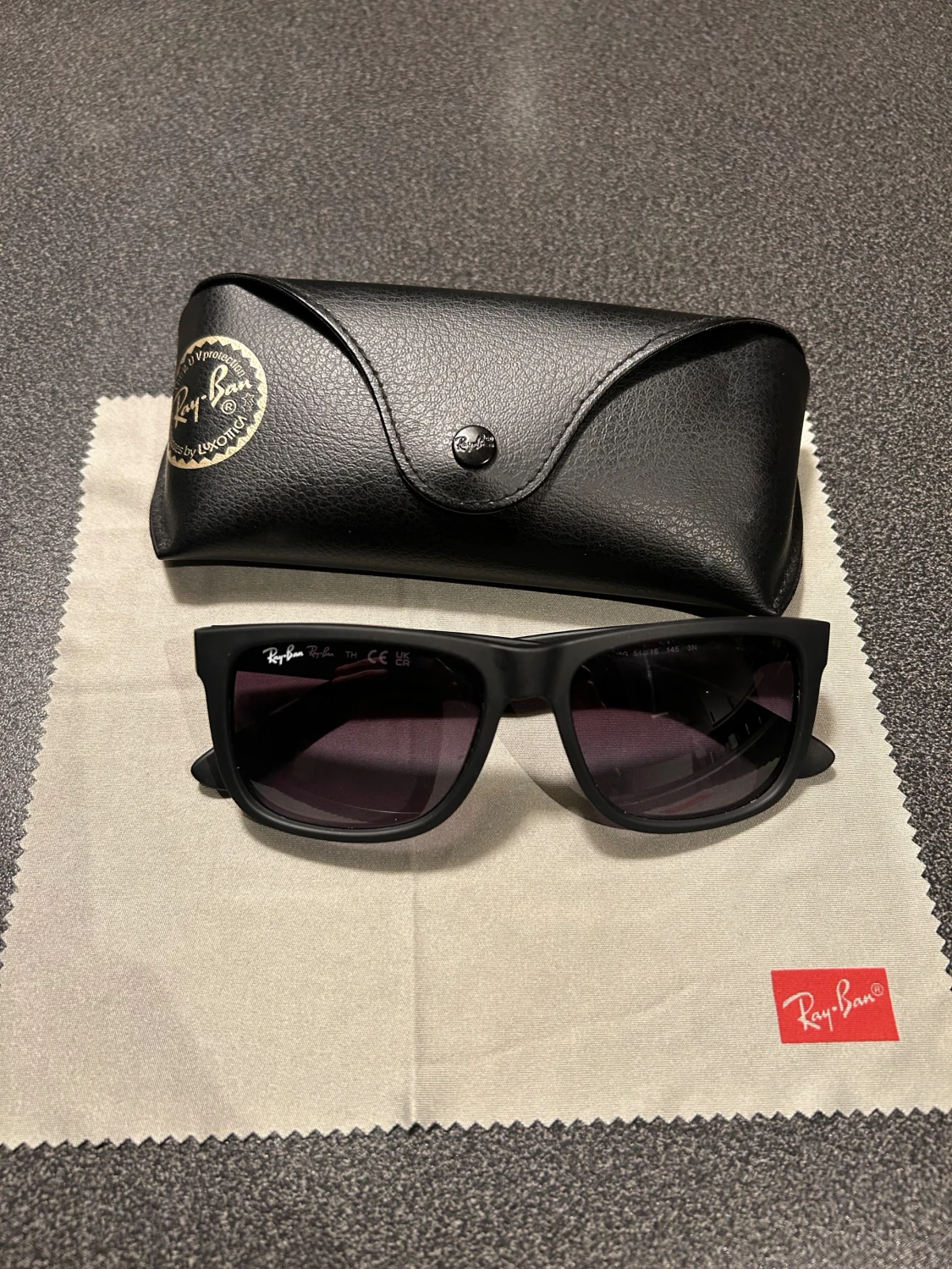 Svarta Ray-Ban Justin solglasögon