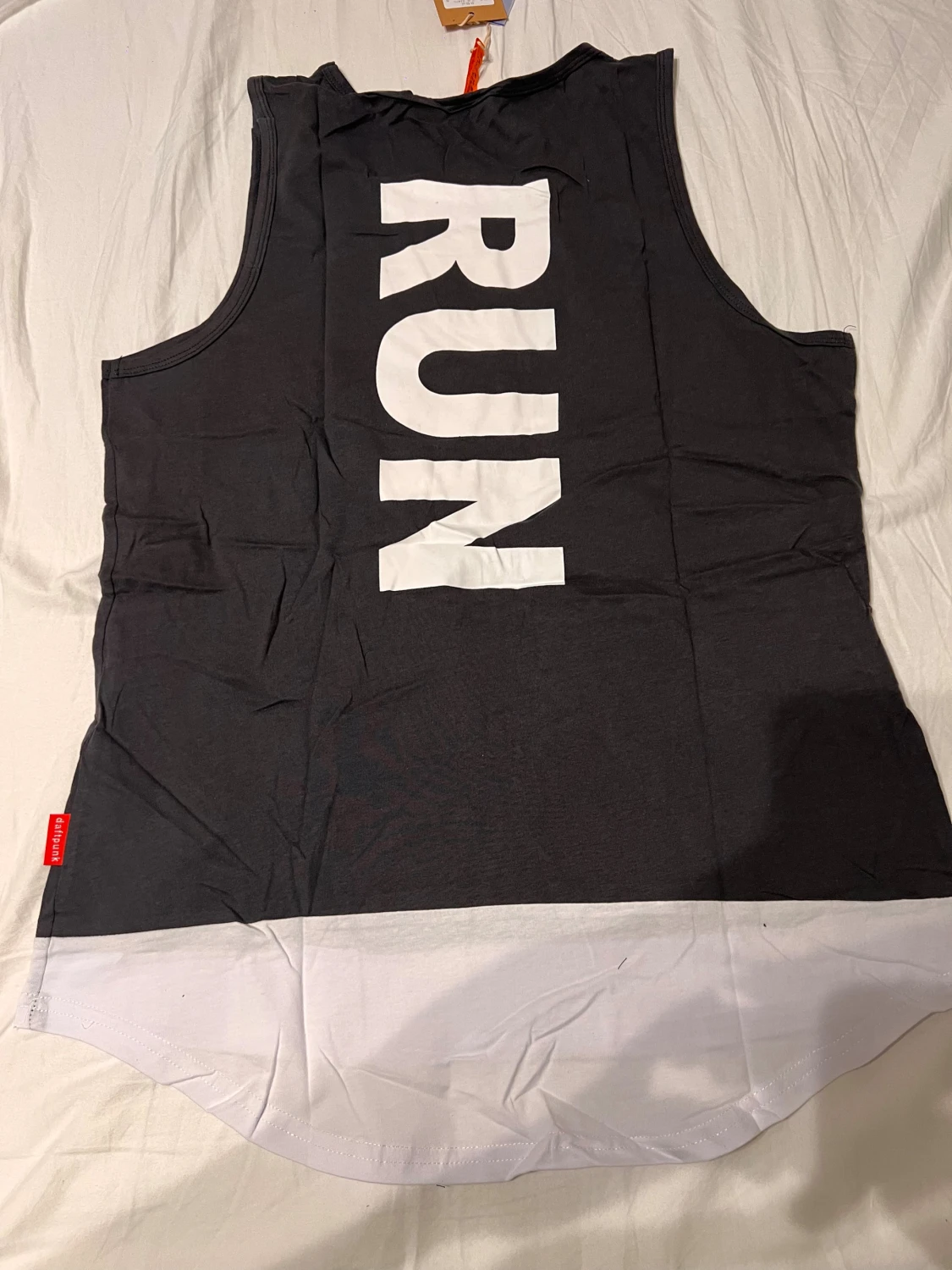 Grå och vit linnetopp med RUN-tryck - 2