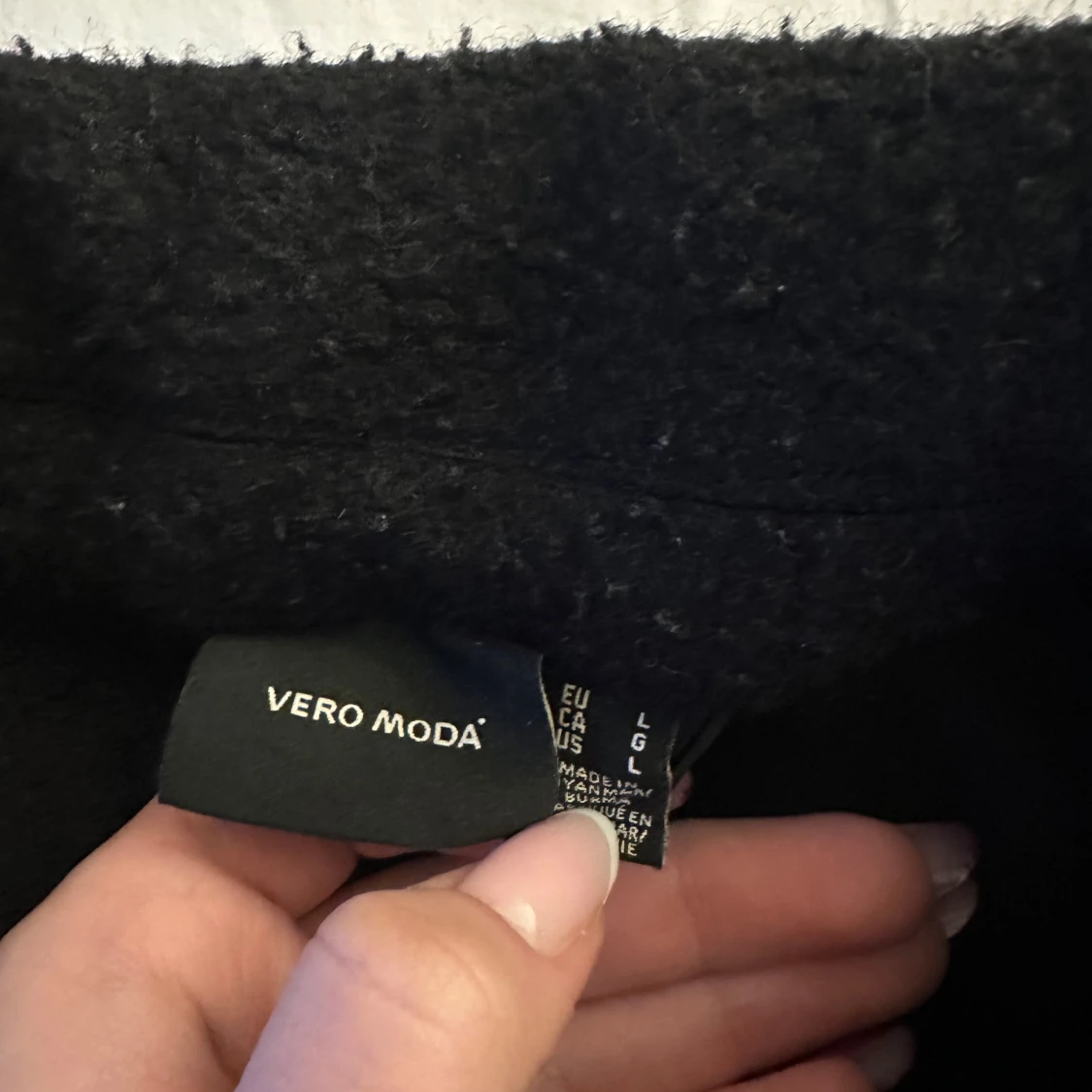 Svart teddyjacka från Vero Moda - 2