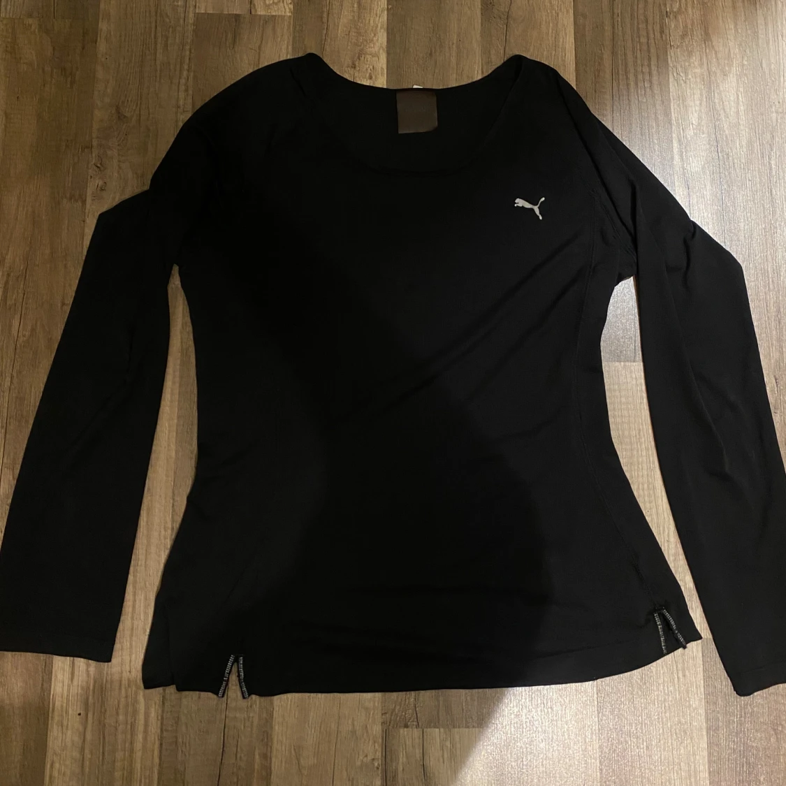 Svart långärmad träningströja Puma