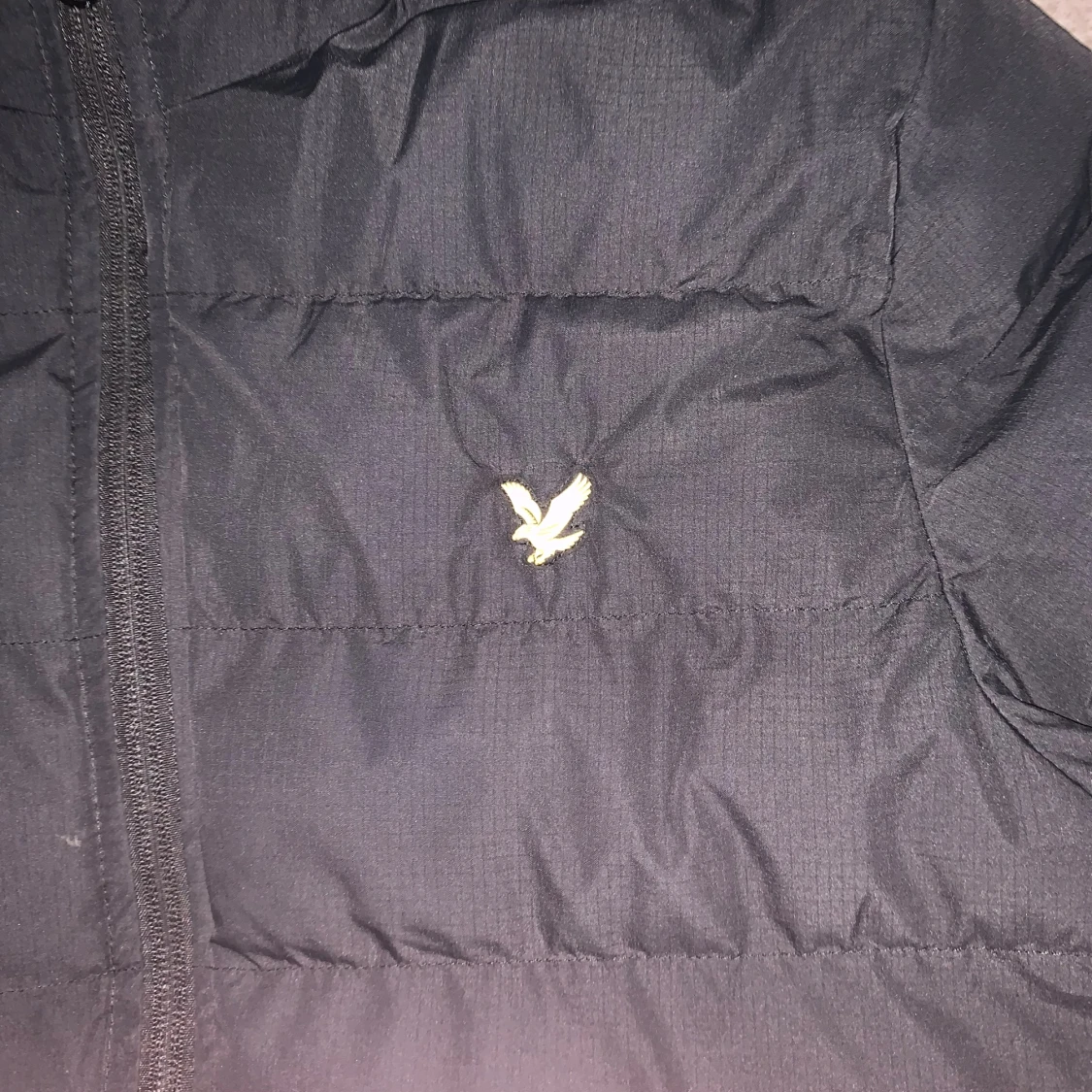 Svart pufferjacka från Lyle & Scott - 3