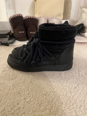 Inuikii - Använda men inte trasiga bara lite smutsiga.