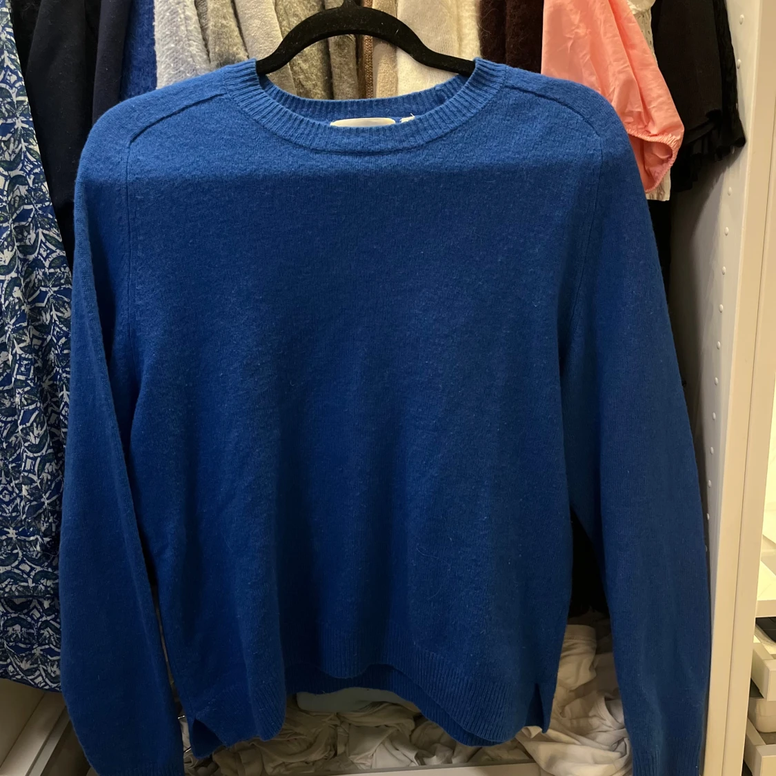 Blå stickad tröja från Carin Wester  - 1