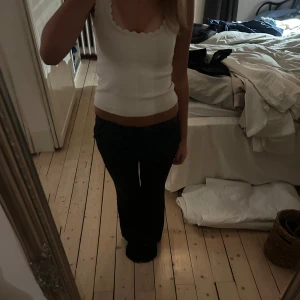 Blå leopardmönstrade byxor - Sååå fina leopard byxor från fabienne chapot. Low waist!