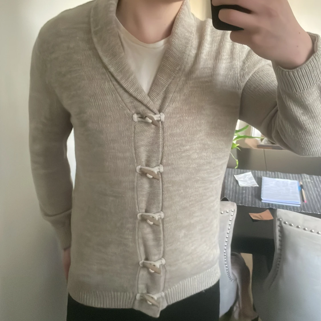 Beige stickad cardigan