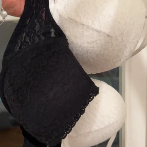 Hm bh - Två bh:ar från hm. Aldrig använda!! säljer då jag köpte fel storlek.