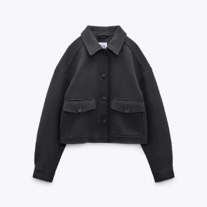 Kort kappa från Zara -  Fin grön kappa som inte kommer till användning längre. Sista bilden är lånad