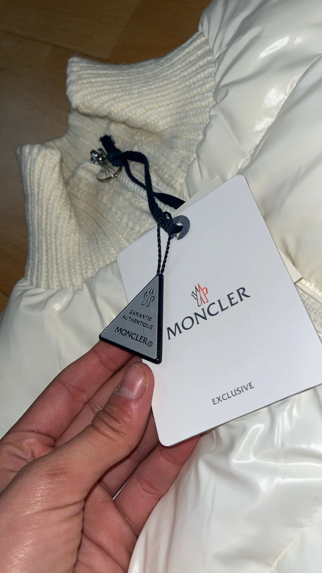 Vit pufferjacka från Moncler - 2