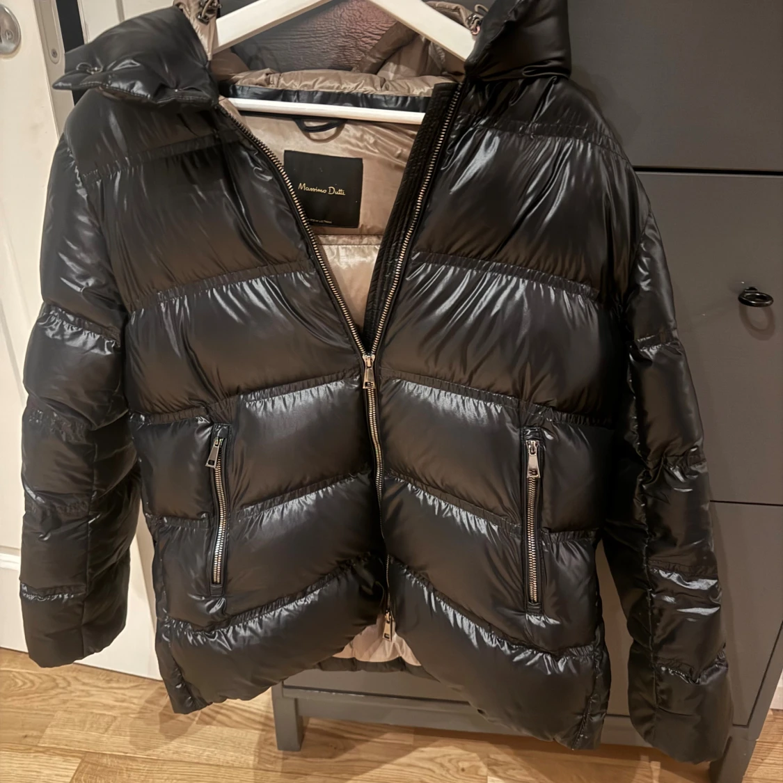 Svart pufferjacka från Massimo Dutti - 2