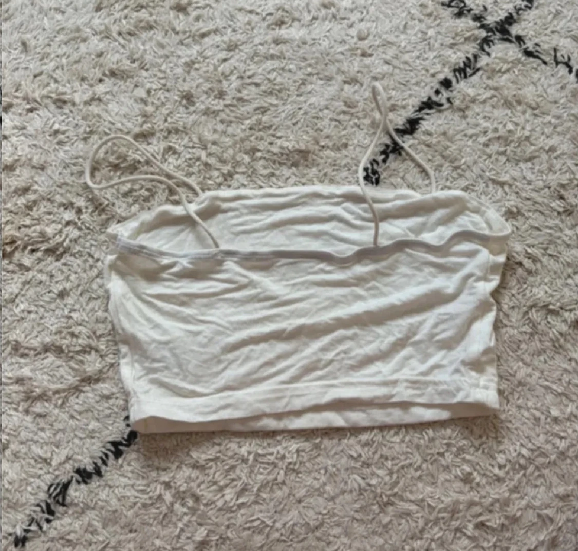 Vit croppad linnetopp med smala band - 3