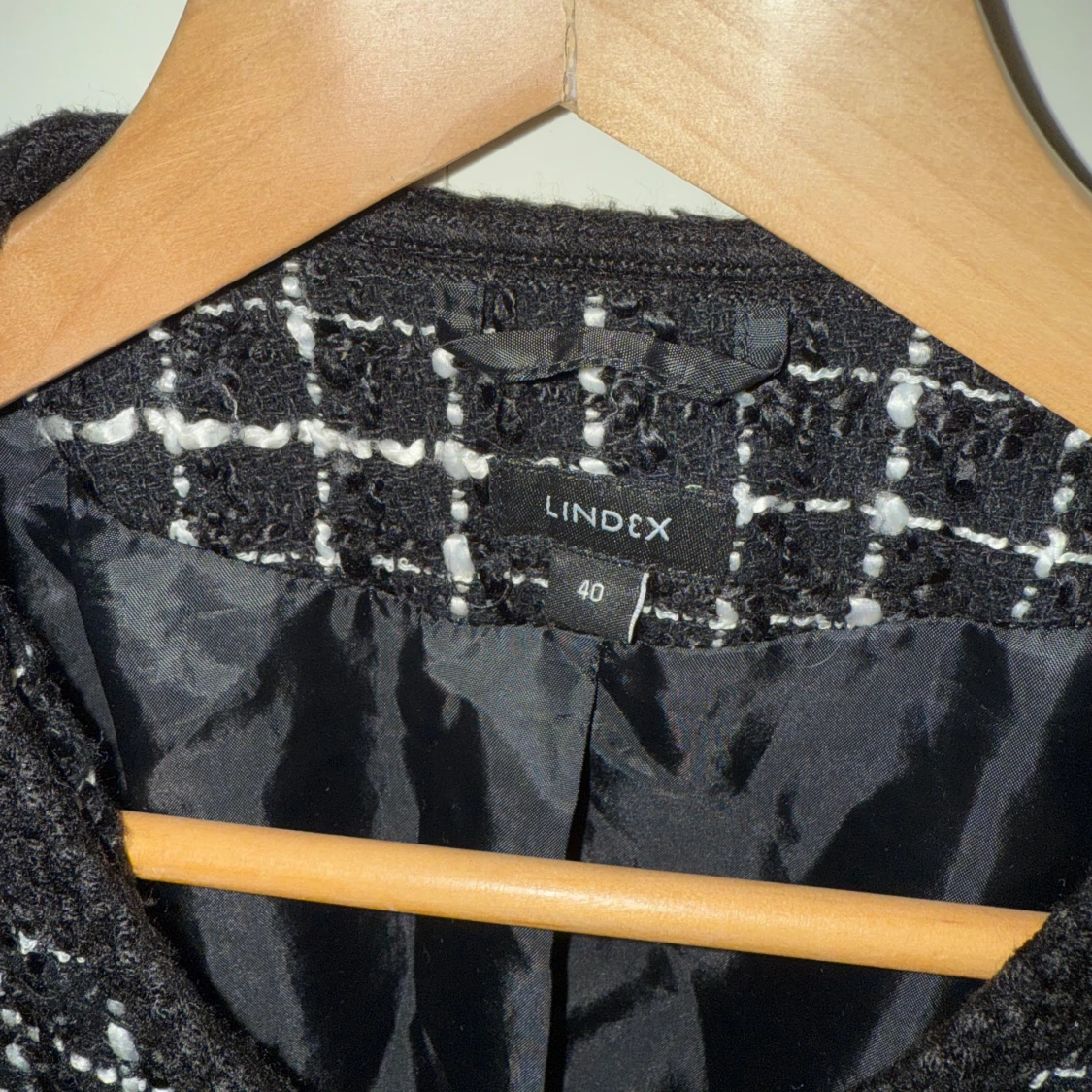 Svart rutig kavaj från Lindex - 2