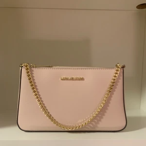 Michael Kors väska ”Jet Set Travel” i Powder Blush - Ny och oanvänd