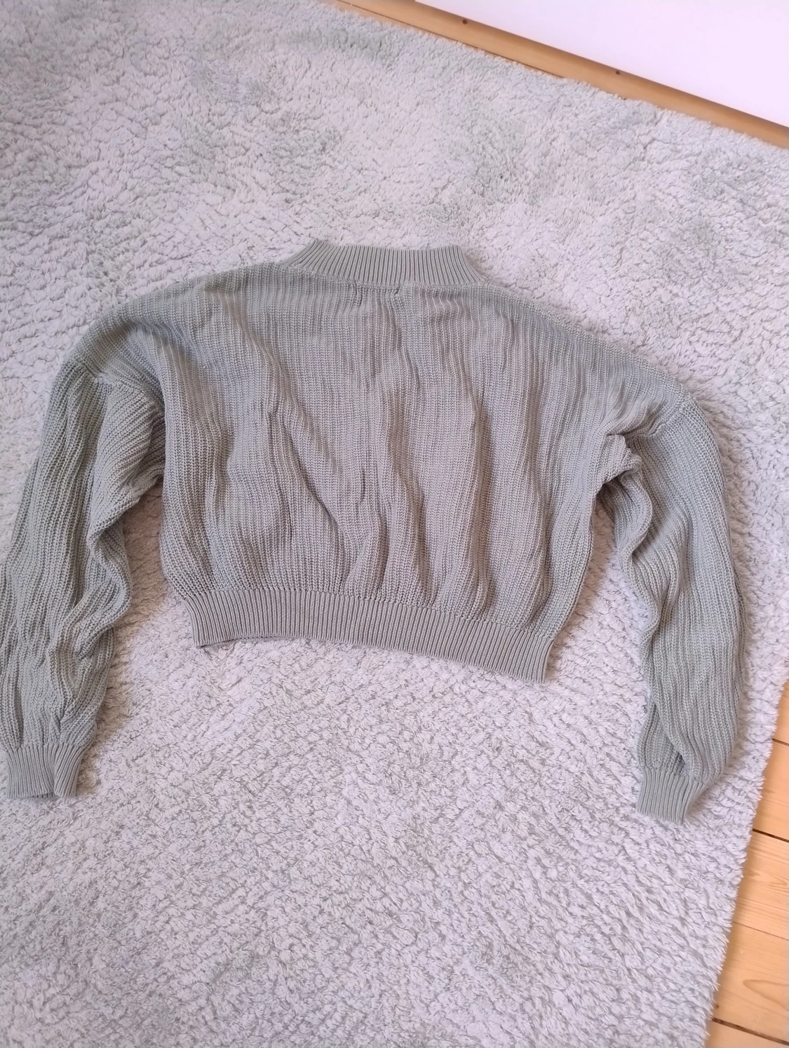 Grön stickad croppad tröja H&M - 2