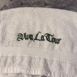 Viva la tour handduk  - VIVA LA TOUR handduk från soppgirobygget konsert på Grönan de kastade ut.