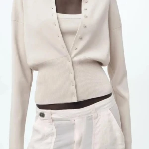 Zara topp - Beige kofta från zara i strl S💗ej använd