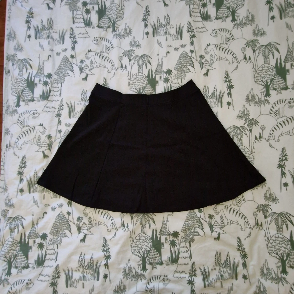 Svart kortkjol från H&M