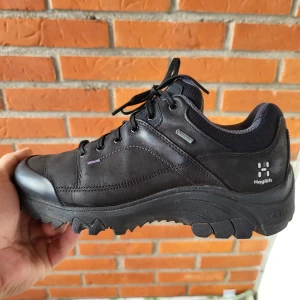 Haglöfs Ridge GT vandringsskor, svarta, EUR 36 2/3 - Svart Haglöfs vandringssko med bra grepp och GORE-TEX membran som håller fötterna torra. Perfekt för vandring och andra utomhusaktiviteter.