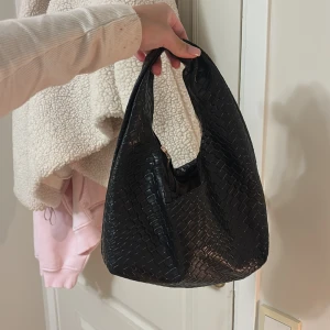 Väska - Super fin väska som är i väldigt fint skick. 