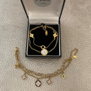 Guldpläterade armband - Båda på bilden ingår i priset, rostfrittstål. Boxen på bilden ingår ej 🌸 