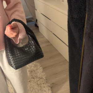 Flätad väska  - Sjukt snygg väska från Gina ❣️❣️slutsåld och eftertraktad 