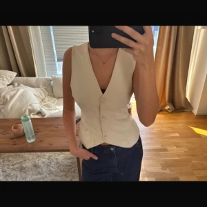 Kostymtopp - Så snygg kostymtopp i beige💖💖 inga defekter! 