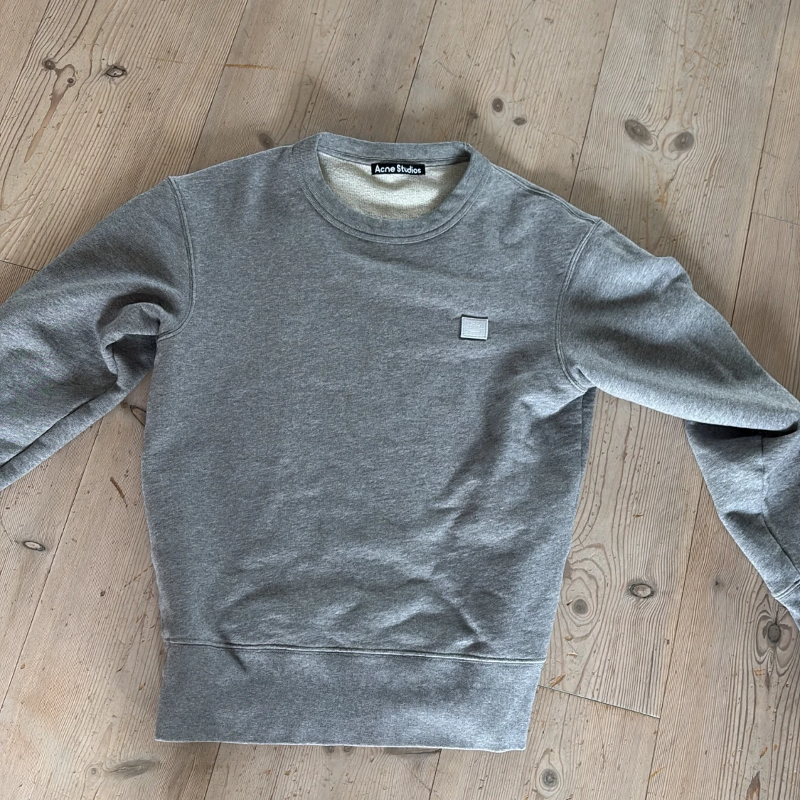 Grå sweatshirt från Acne Studios