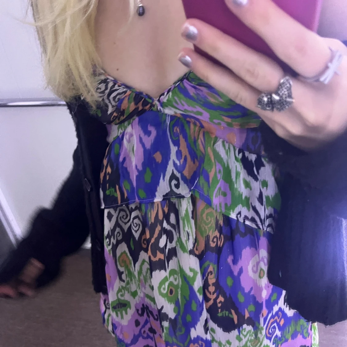 Färgglad mönstrad sommarklänning från zara