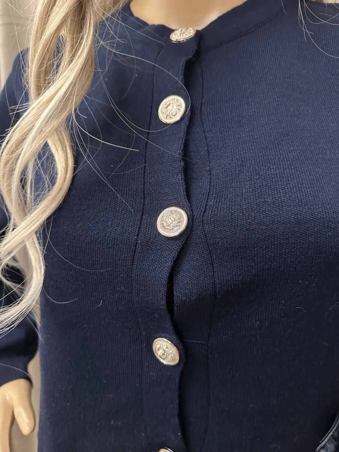 Mörkblå kofta med guldknappar - 2