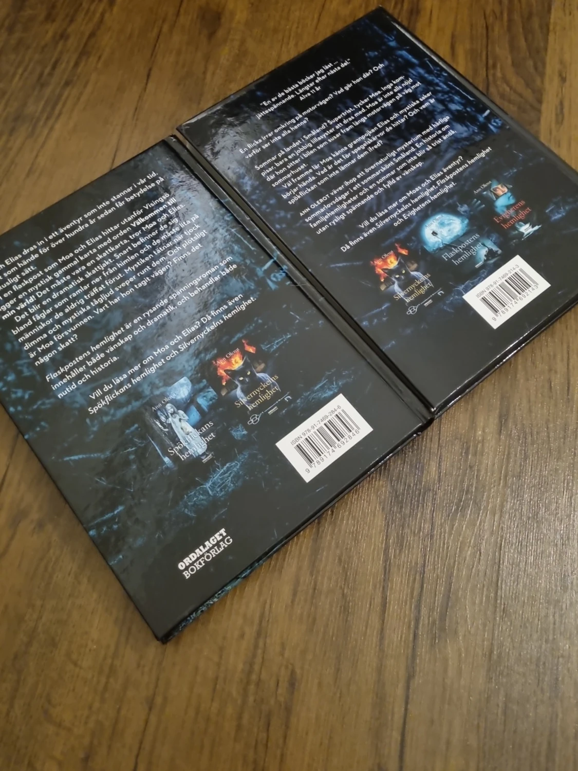 Flaskpostens hemlighet & Spökflickans hemlighet - 1