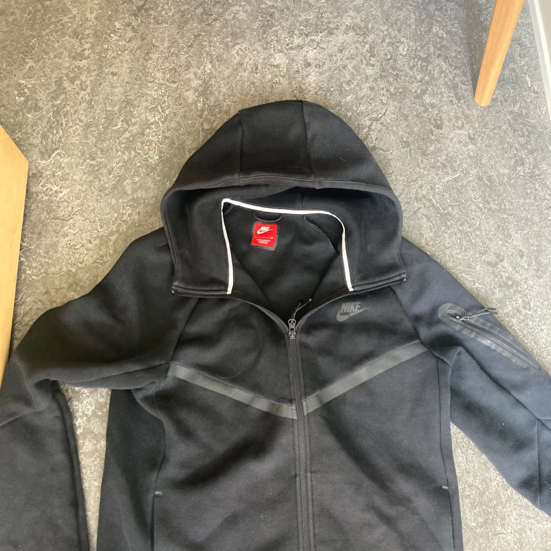 Svart Nike hoodie med dragkedja - 1