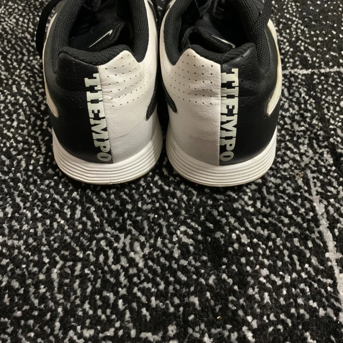 Nike Tiempo svartvita skor - 1